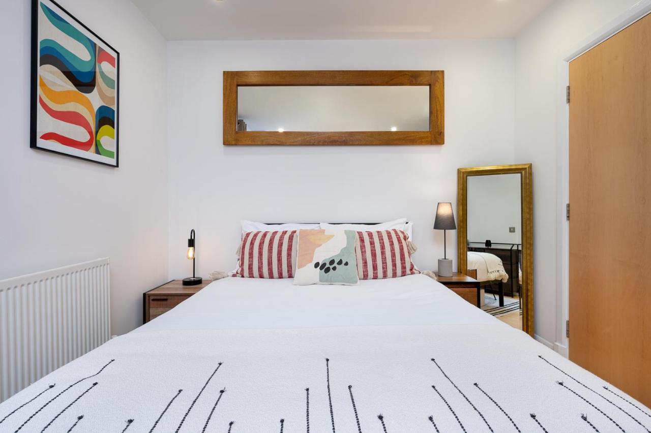 D8 - Canal View Apartment Londra Dış mekan fotoğraf